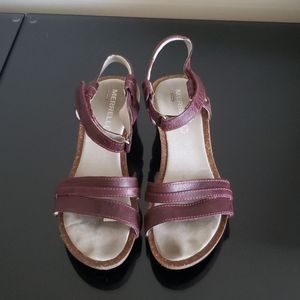 MERRELL women sandal size 6.5